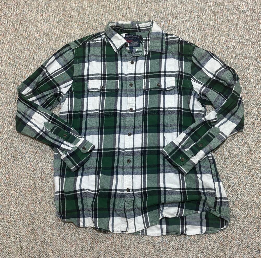 Old Navy Vintage Flannels Men’s Button Down Size Large Plaid Green White Black
